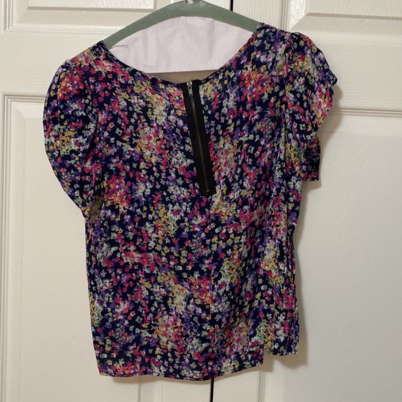 Floral Cedar Tree Blouse - Picture 3 of 5
